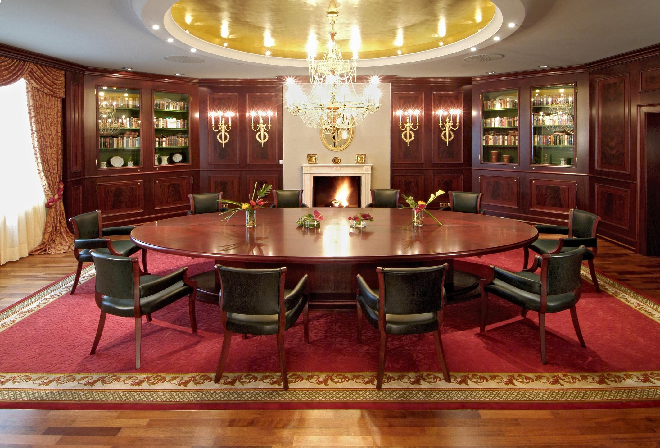 Hotel Palace Berlin Business photo The boardroom of the Royal Society